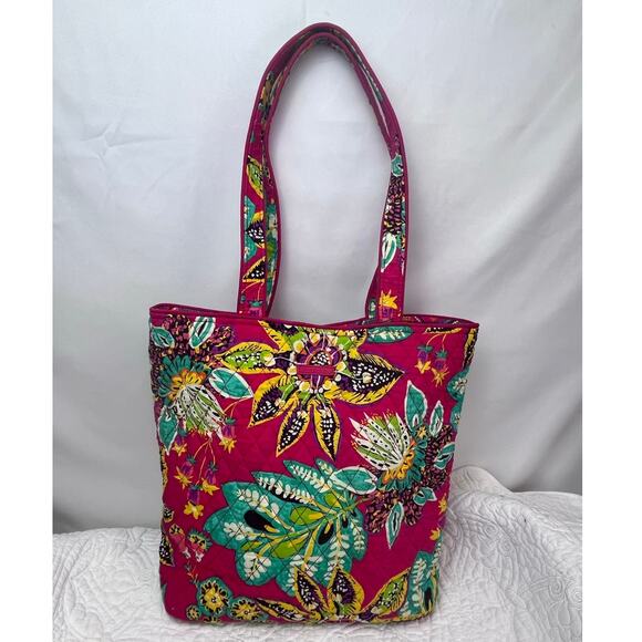 Vera Bradley Red Floral Quilted Shoulder Bag Purse Travel Beach Pool - Picture 1 of 7